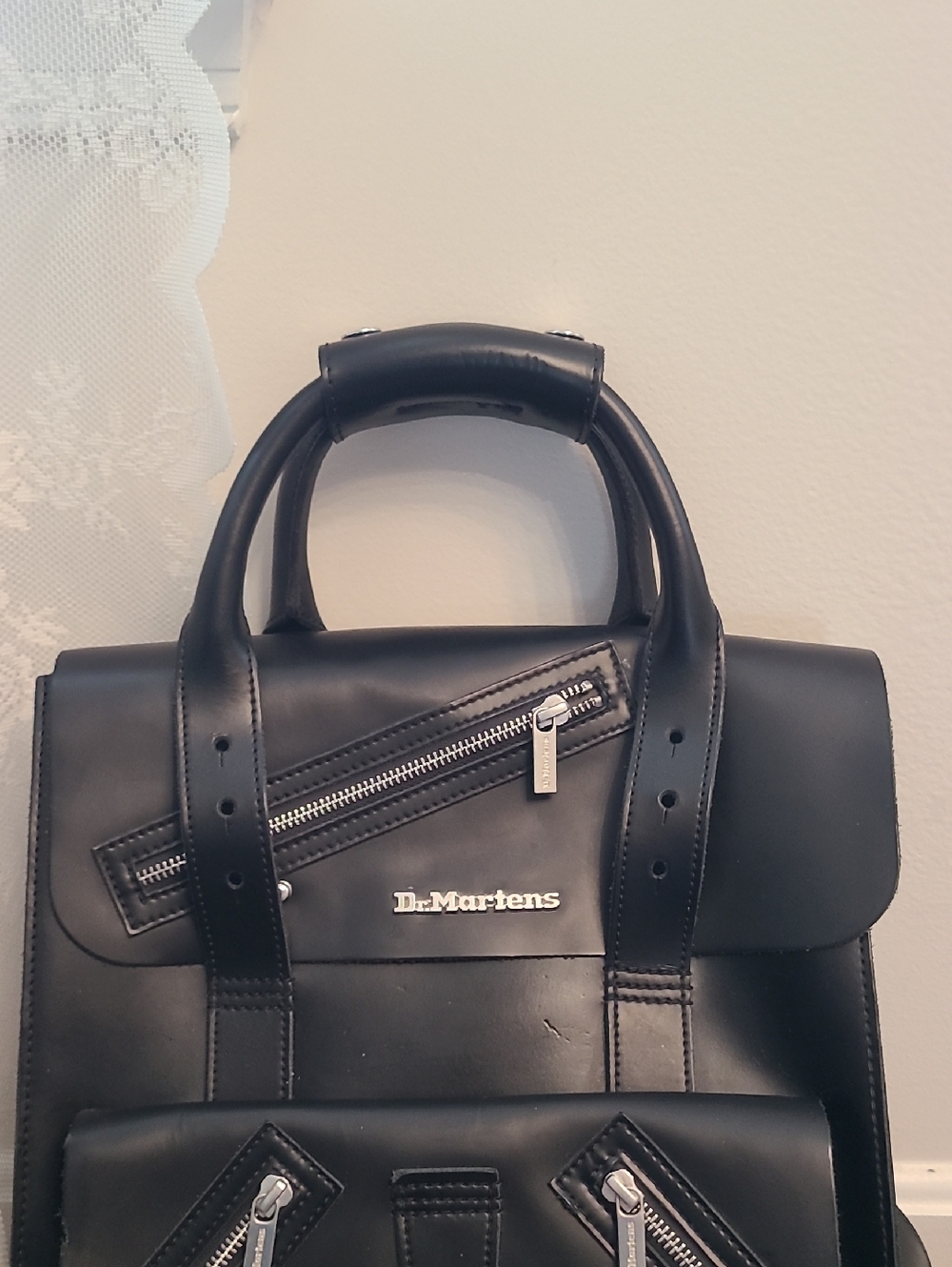 Dr Martens Kieve Smooth Backpack - Picture 3 of 9